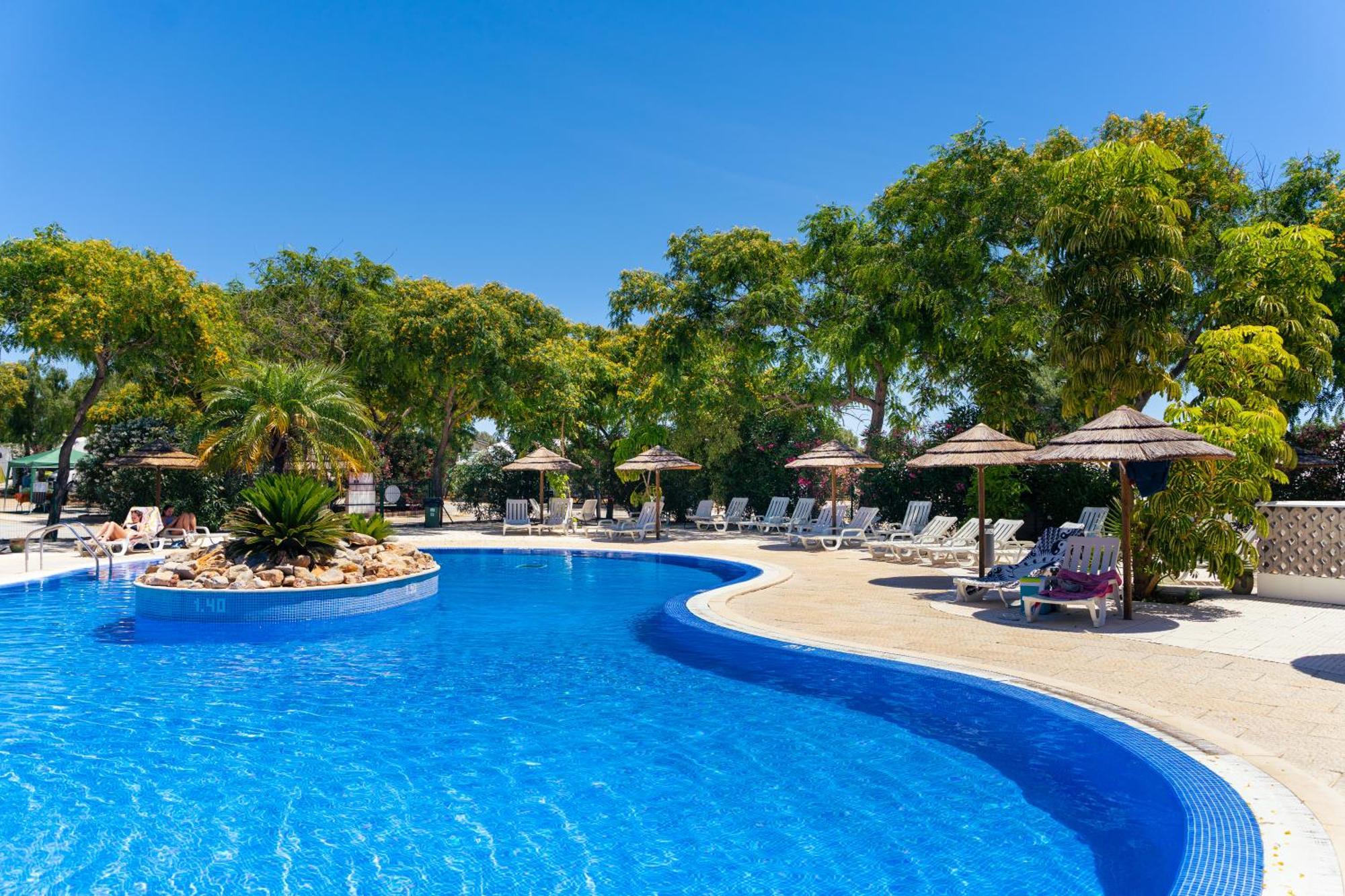 Kampaoh Tavira Hotel Exterior photo